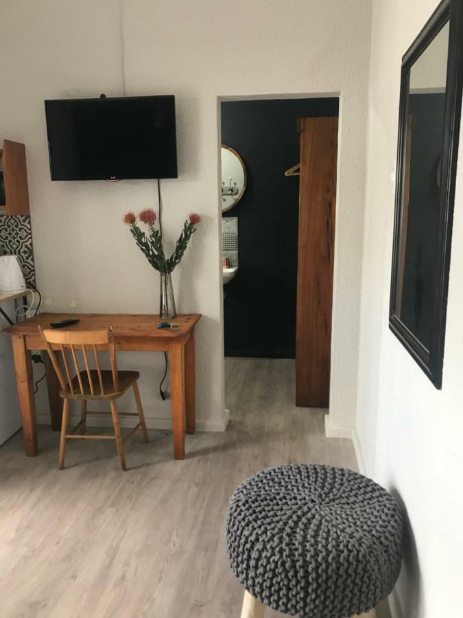 Olive Tree Private Rooms In Stellenbosch- No Load Shedding Экстерьер фото